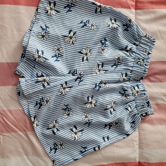 Top ans short set outfit - Picture 4 of 4